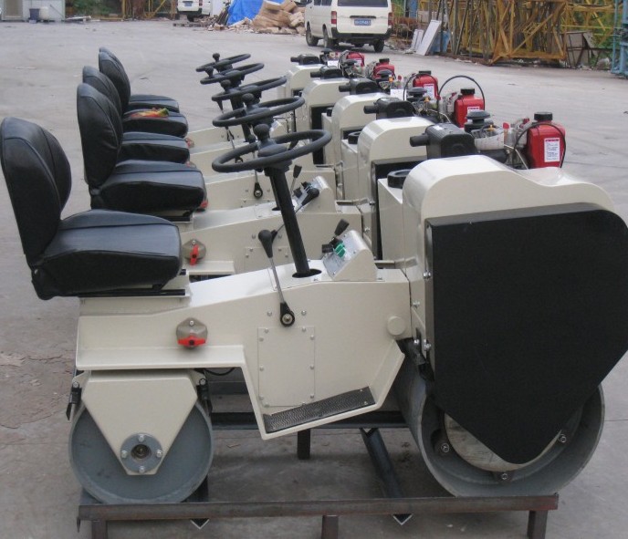 印度客戶來訪，并訂購FYL-850座駕壓路機(jī)