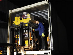 加班發(fā)貨，20臺壓路機(jī)出口阿聯(lián)酋